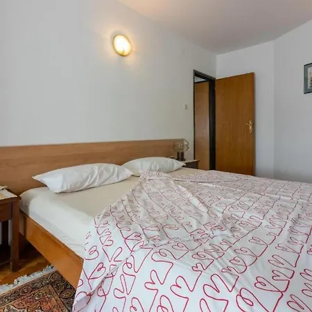 Vera Apartment