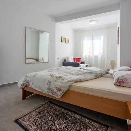 Vera Апартаменты *