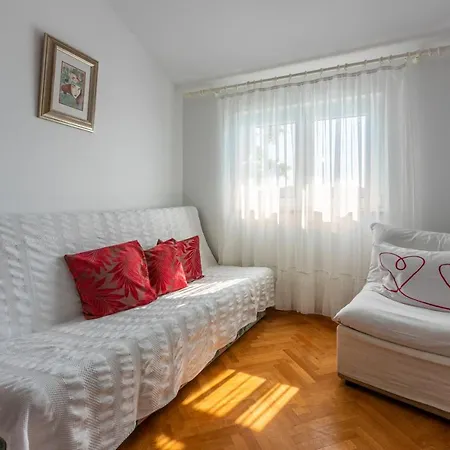 Vera Супетарска-Драга