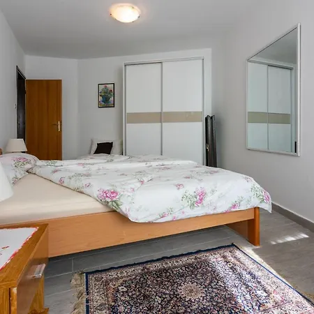 Vera Апартаменты Супетарска-Драга