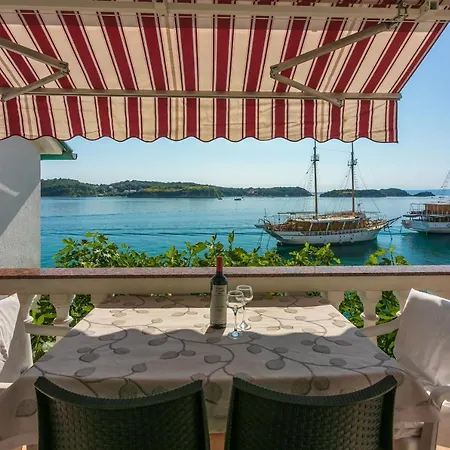 Vera Супетарска-Драга